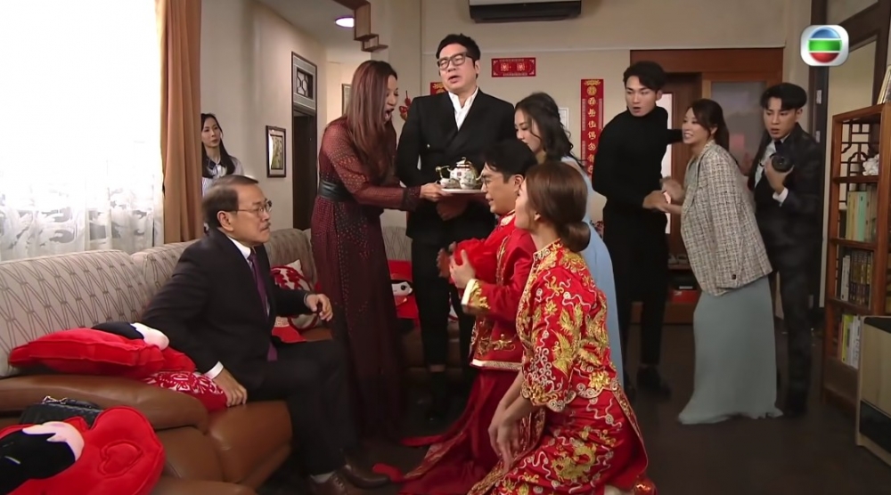 網民仲話覺得似係爸爸嫁女兒嘅畫面！