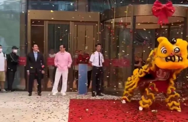 成龍獲熱烈歡迎