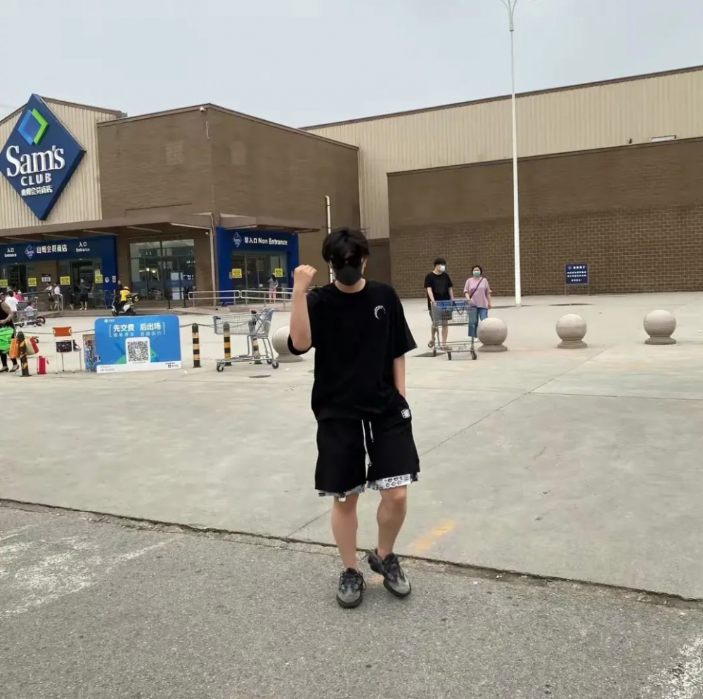 早前有一位14歲少年就喺網上爆紅，因為佢年紀小小已擁有眾多價值不菲嘅模型