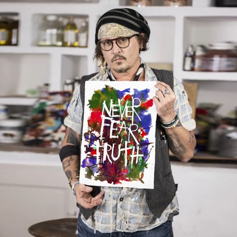 Johnny Depp出售推出的第一個NFT「Never Fear Truth」，並將銷售所得捐贈給慈善機構！