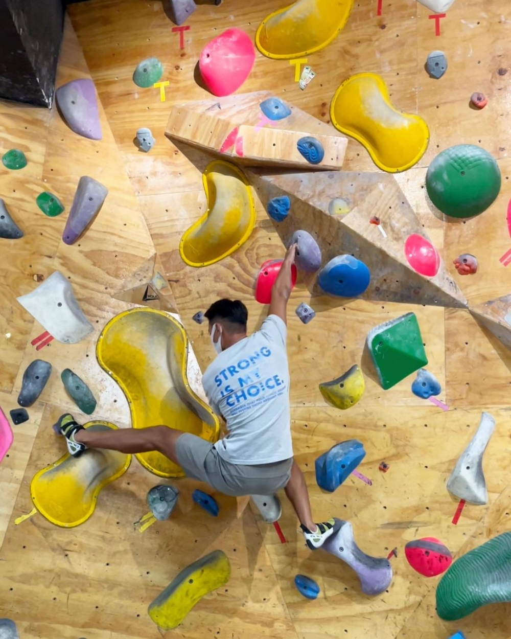 Cyrus平時非常喜歡攀岩~