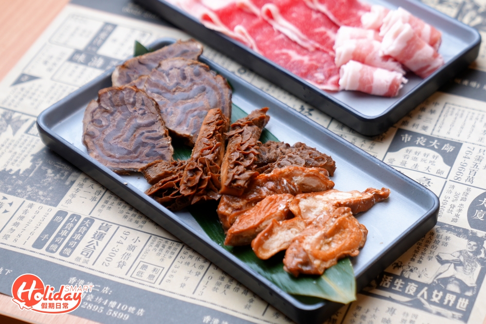 招牌滷肉拼盤有齊牛筋肉、蜂巢牛肚和大腸,放進滷牛骨湯底浸透1分鐘,更為入味!