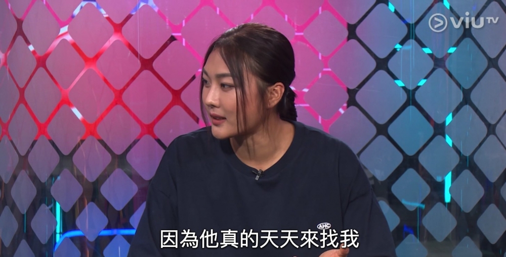 而男友真係日日都喺宿舍門口等待佢！