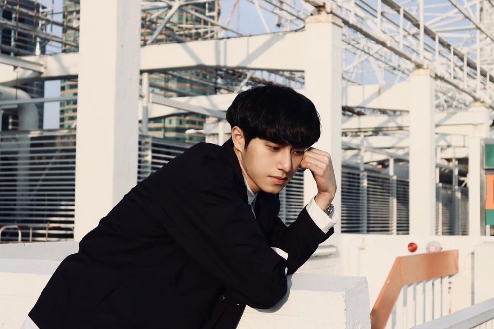 晨在香港知專設計學院修讀室内設計。