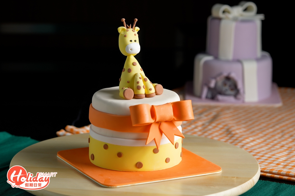 帝港酒店集團​​開設的高級糕餅品牌Royal Delights (R+)突破傳統框架，設計一系列玩味甜品。