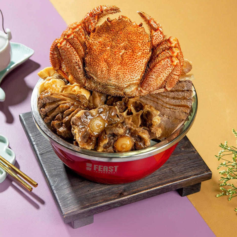 毛蟹和牛豐食盆菜。