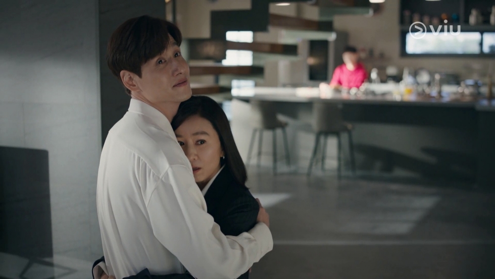 最終法院判決李女士獲勝，小霞需歸還李女士逾379萬元人民幣。