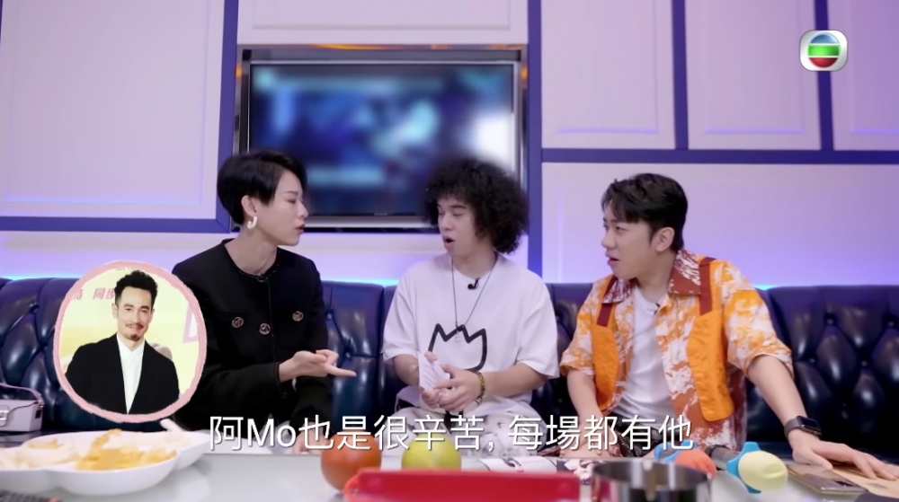 胡杏兒講起一件小趣事，就係佢以歌手出嗰陣正值拍攝劇集《秋香怒點唐伯虎》，同劇拍檔陳豪都好辛苦