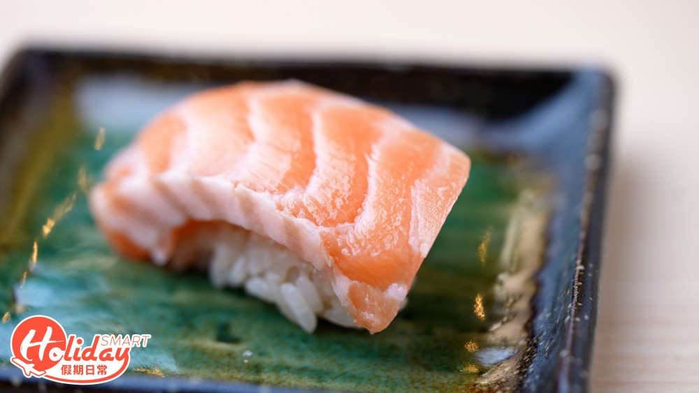 記者推介日本人氣Top3壽司之一的「乾杯三文魚」，賣相與普通三文魚一樣，不過口感卻令人驚喜！