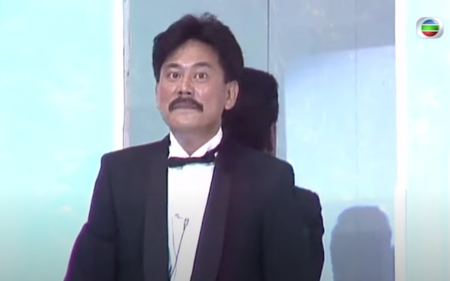 其後叻哥有份擔任唔同節目主持,仲會主持慈善騷