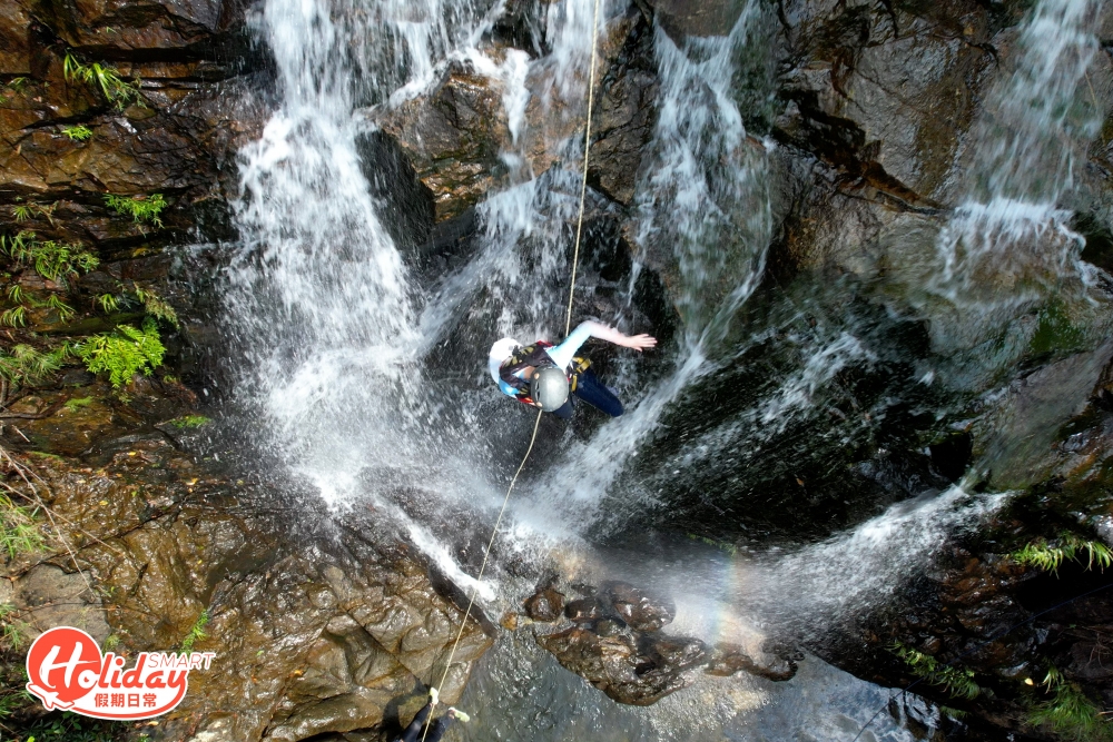 今次記者更帶大家挑戰粉嶺的屏南石澗，一試溪降的刺激！