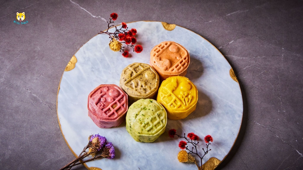 色彩繽紛的傳統月餅造型~