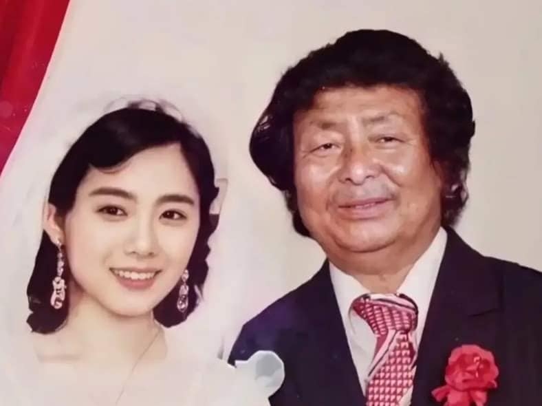 有網民大晒表舅父多年前嘅結婚照，新郎新娘外型上嘅強烈對比，引起熱議！