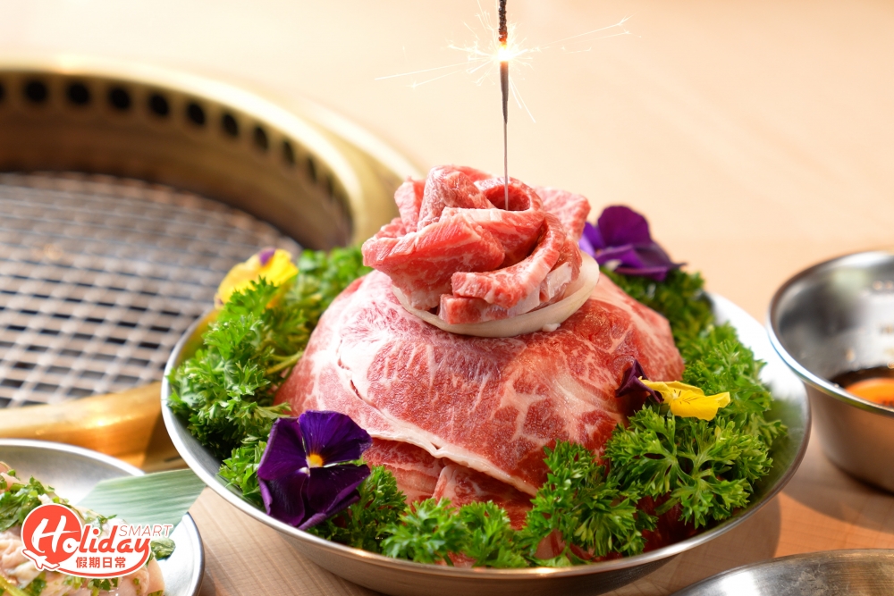 燒肉蛋糕有齊人氣部位雪花牛小排及稀有部位牛三筋，這個部位佔一頭牛只有5至6%，特點是油花分布非常多！