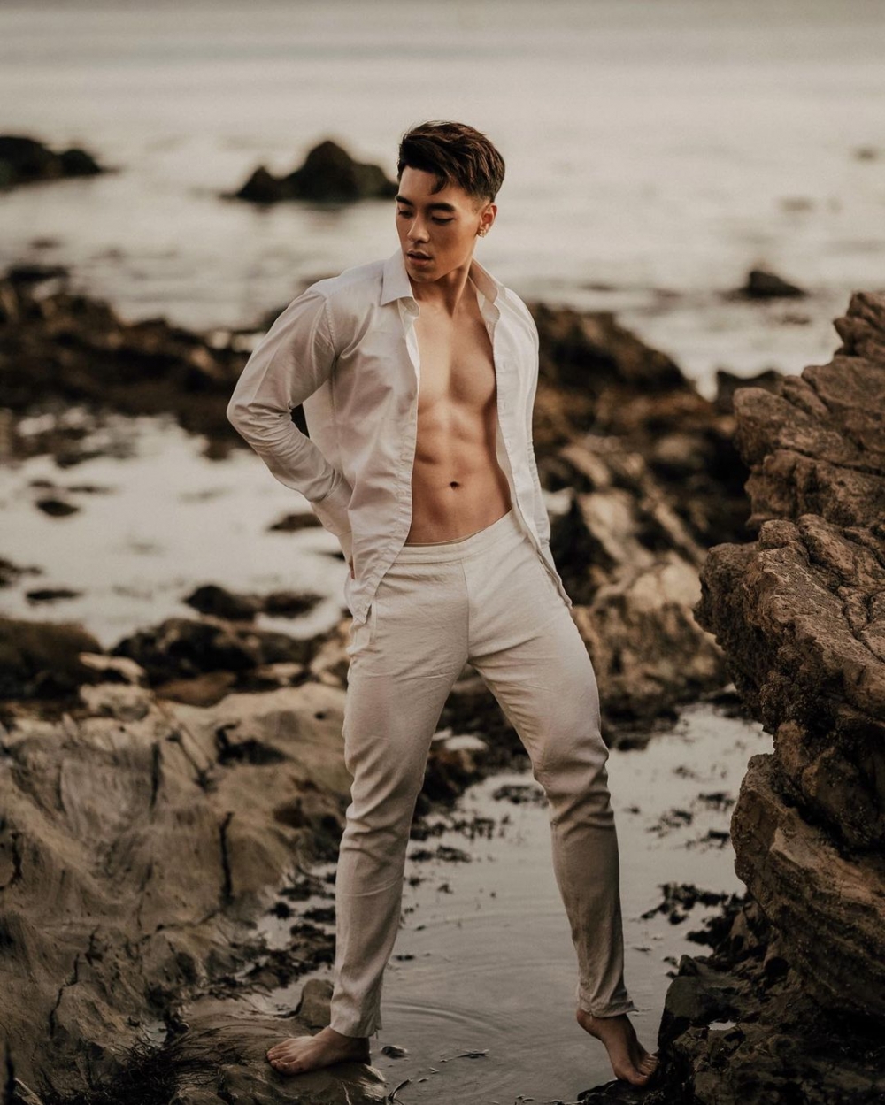 Dawn其後移民美國加州，喺佢嘅個人IG依然可以見到好多晒肌照