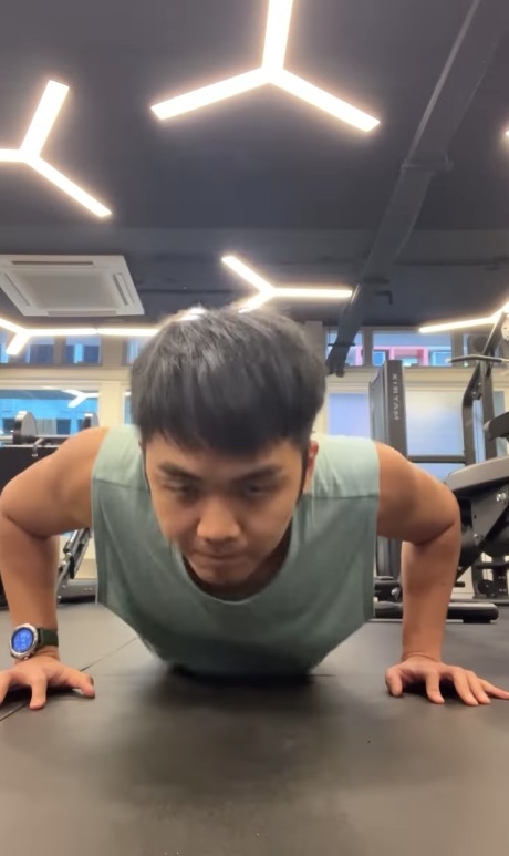 伍富橋平時都係會去健身室做gym