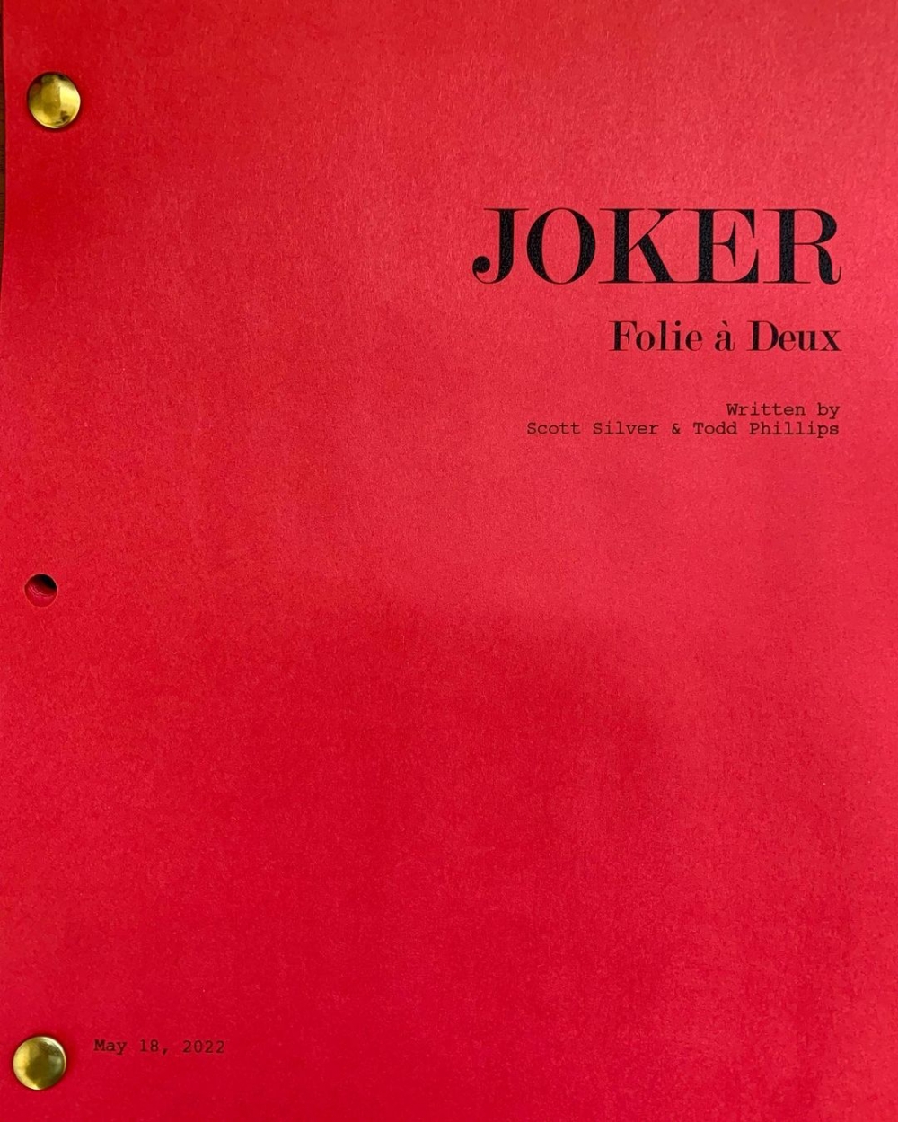 續集名為《Joker:Folie à Deux》似乎已暗示劇情會以「Arthur Fleck」的精神病為主軸。