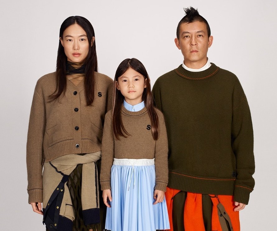 最近Edison喺IG晒出一家三口合照，Edison老婆秦舒培係名模，影硬照嘅表情自然，而Edison就完全面無表情