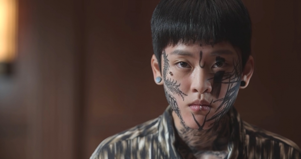 「白成友」因兒童分屍案而被判輔育院監禁兩年，但在最後一集再次出現在庭上，似乎再次犯案，為續集埋下伏筆！