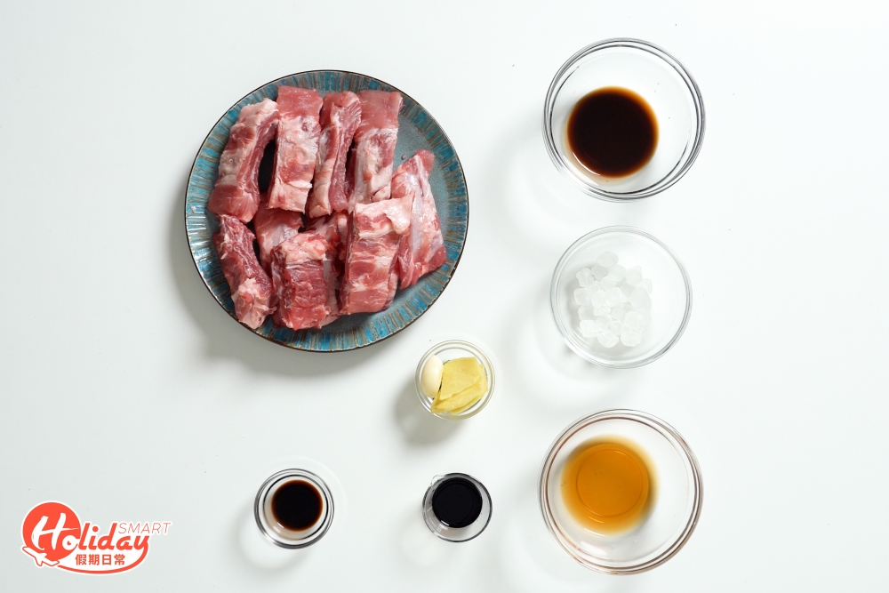 糖醋排骨算是一道伴飯一流的功夫菜,不過又要炸又步驟多,也令不少人卻步!