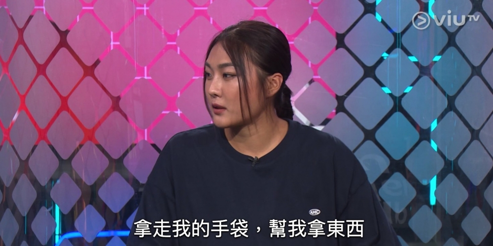 仲幫當時受傷行動不便嘅Cecilia攞嘢！