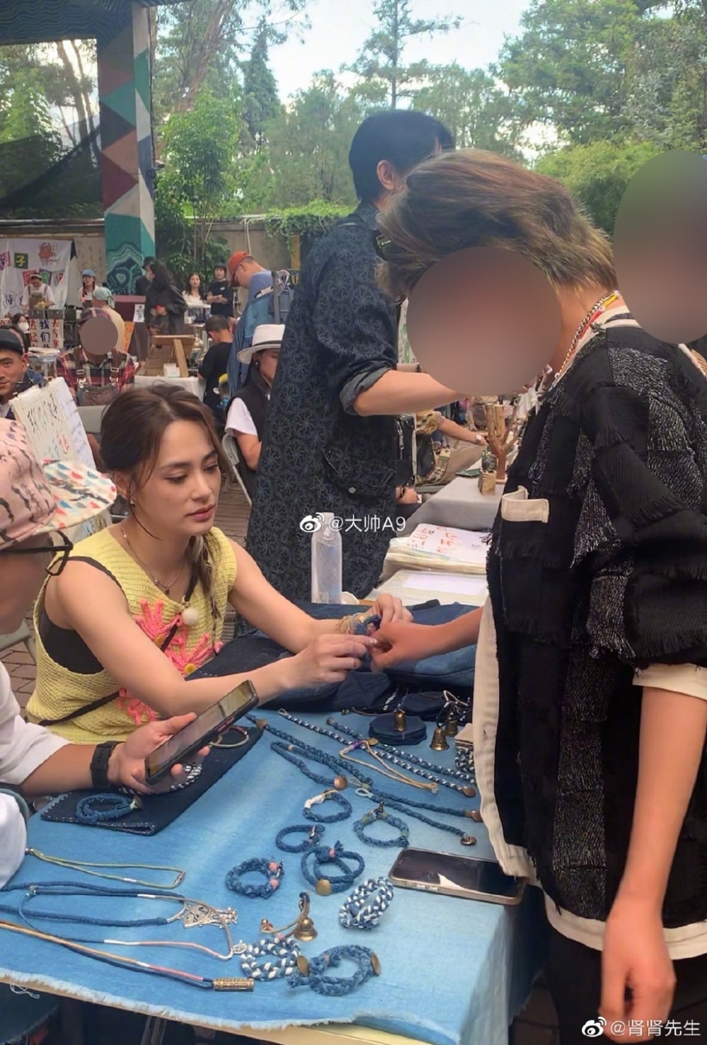 阿嬌皮膚緊緻、打扮青春,引起網民熱議