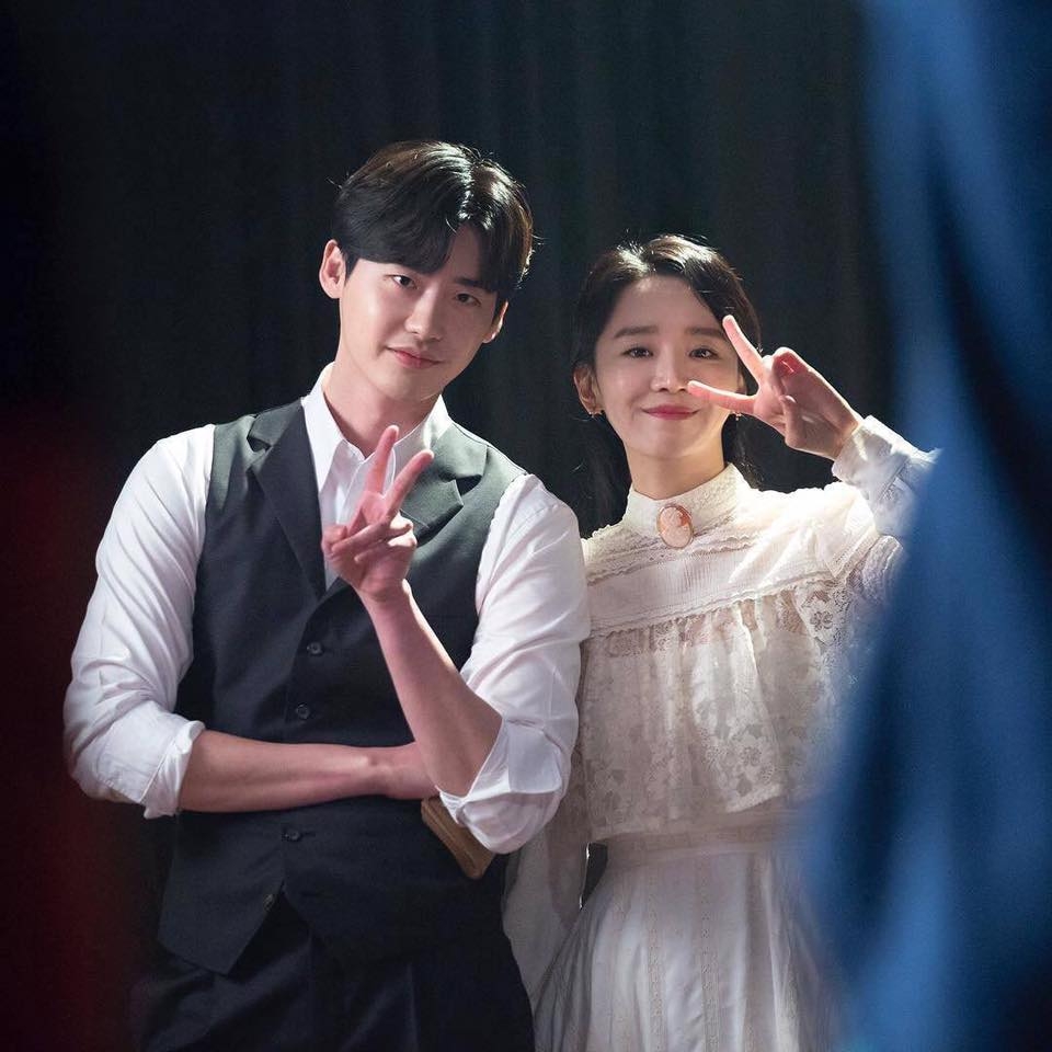 李鍾碩與申惠善係高中同學！