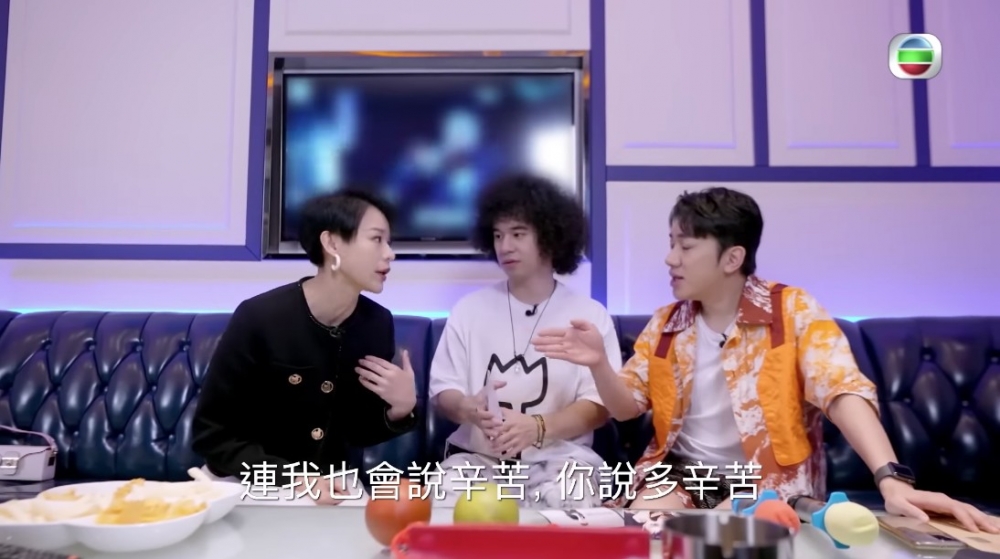 胡杏兒就提到佢喺樂壇出道嗰年係佢覺得最辛苦嘅一年