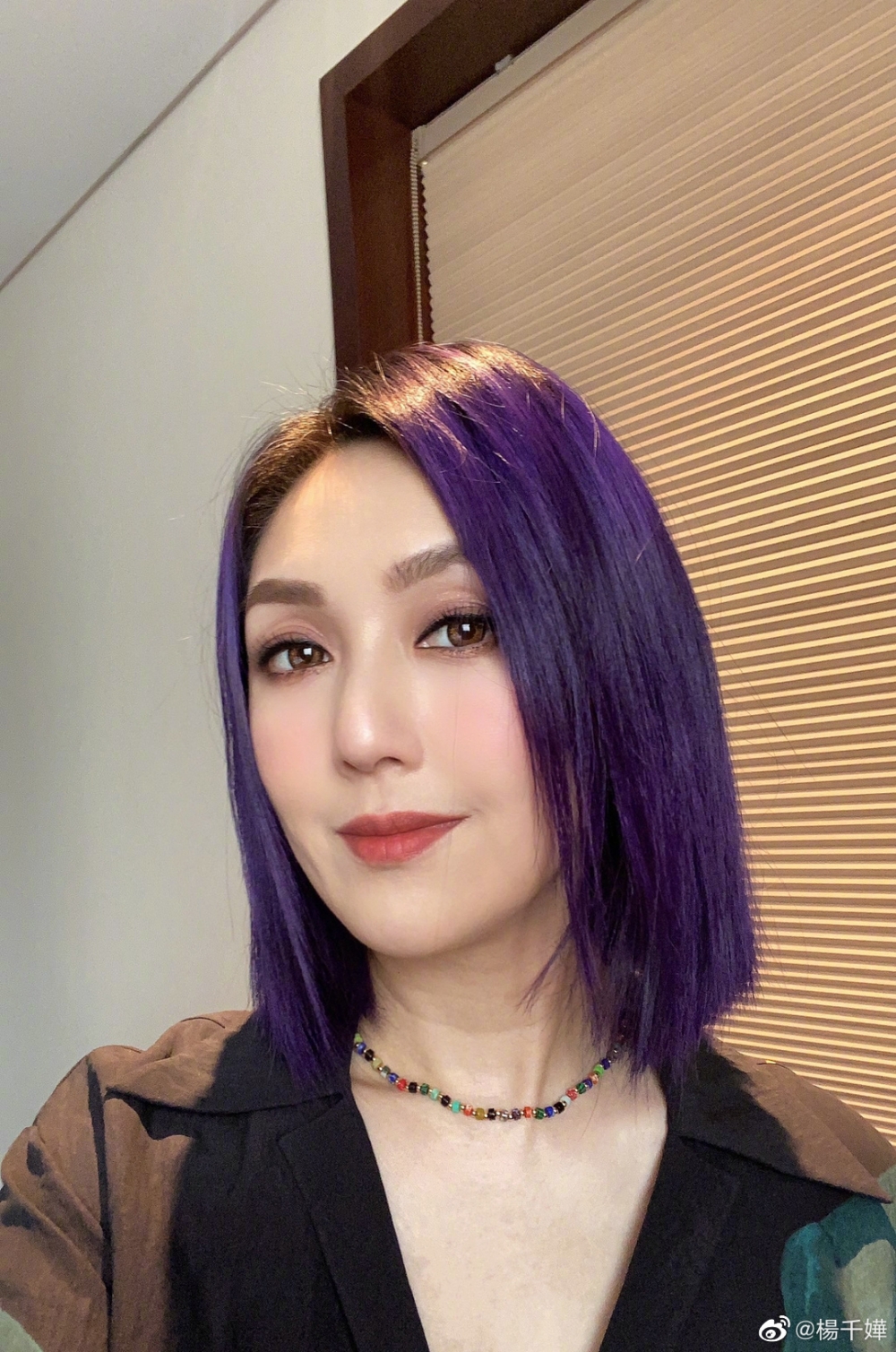 楊千嬅上完《聲生不息》後喺內地人氣飆升，獲邀出演多個內地綜藝節目。