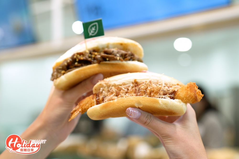 說到瑞典美食站抵食一定是其熱狗,新店10月起更分階段推出多款新熱狗口味,有齊港式、日式、台式、意式等風味,款款即叫即做,包括充滿港式風味的港式植物素沙嗲牛肉熱狗、和風芥末脆蝦熱狗、日式炸蝦熱狗、台式香腸熱狗和台式芋泥肉鬆熱狗等,款款吸引!