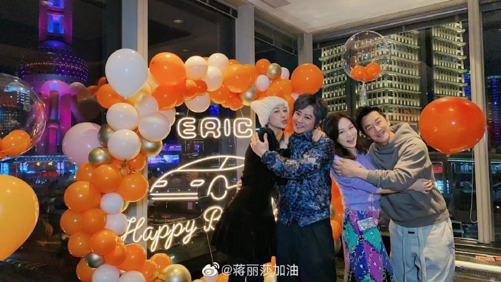 孫耀威同陳浩民變得超老友,仲會帶埋老婆一齊出席聚會~