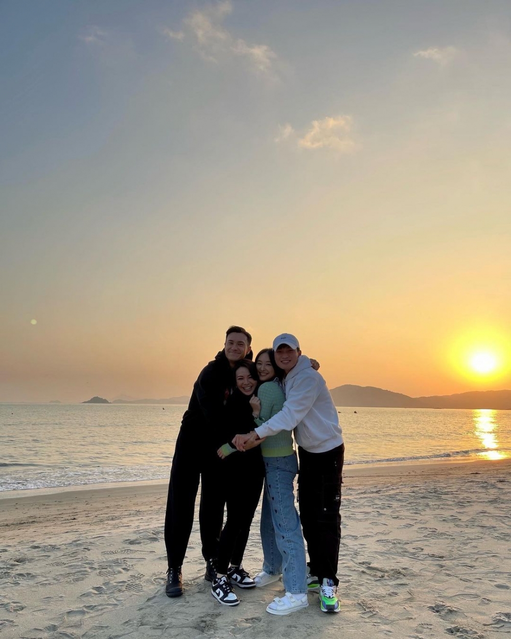 戲外佢哋幾位主演都感情好好～