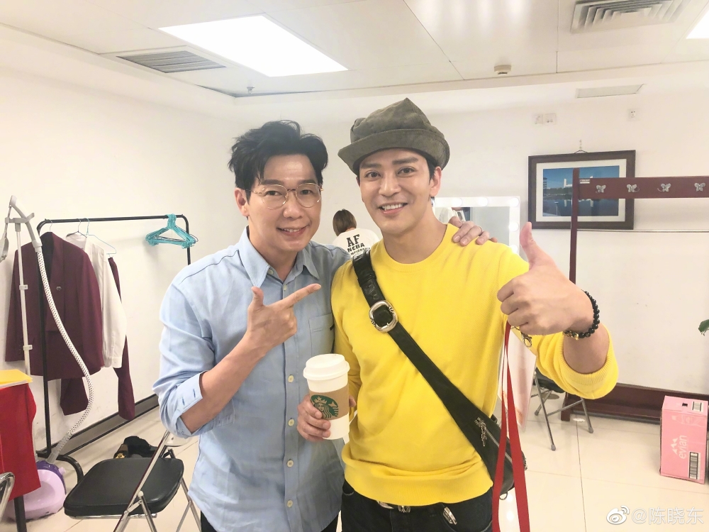 同一時間，陳曉東嗰陣時嘅雙眼皮都好似有啲唔同咗！