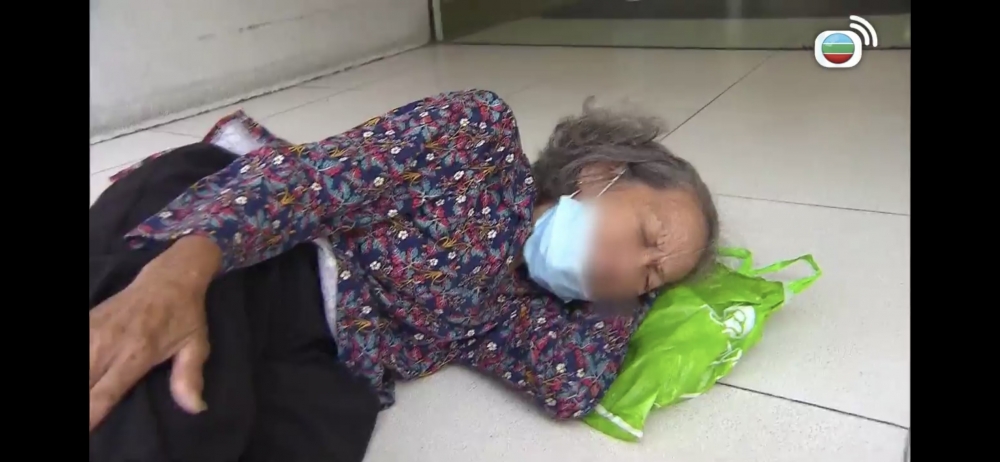 就連婆婆手推車嘅鎖頭鑰匙都攞走咗，令佢非常傷心！