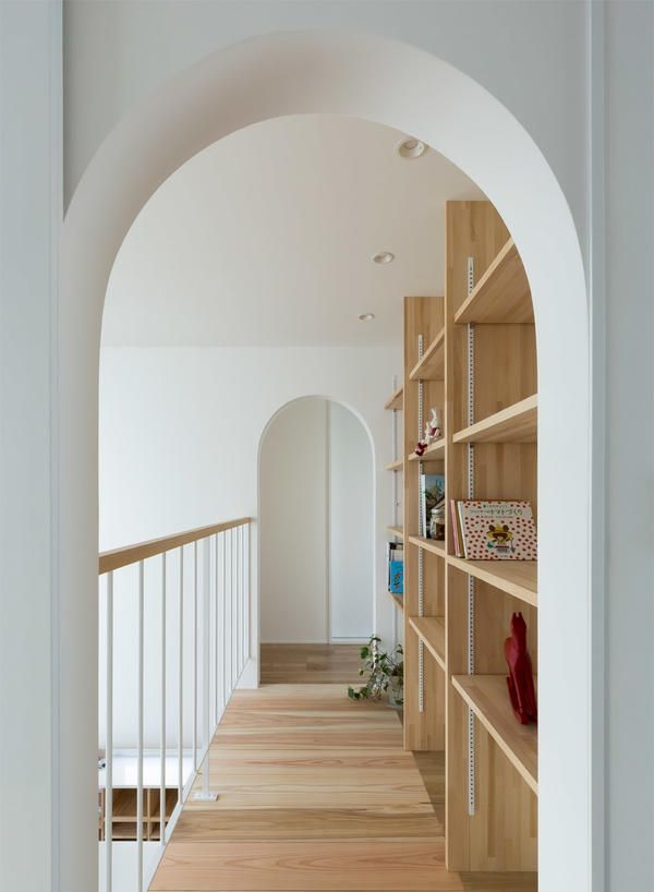 拱門/拱窗設計同墓碑嘅外型太相似，所以若果真係有那類型嘅設計就盡量搵東西遮蓋上方圓拱形位置