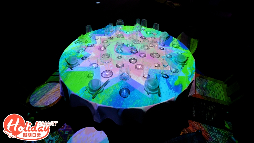 《寓所》可謂今次展覽最大型的作品,足足佔據一整個展廳,皮皮樂迪將美術館視為眾人共聚的空間。