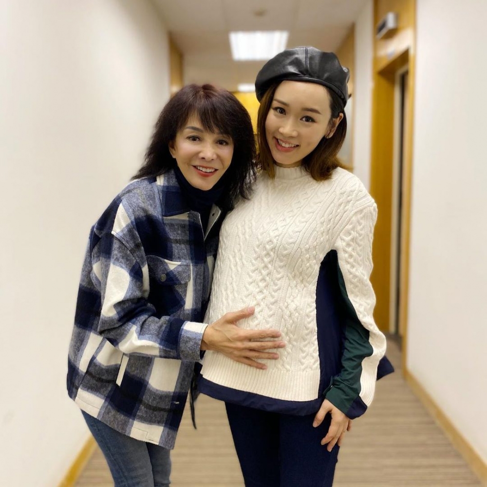 楊思琦2012年喺微博宣佈誕下女兒Krystal,不過一直都無透露女兒生父身份。
