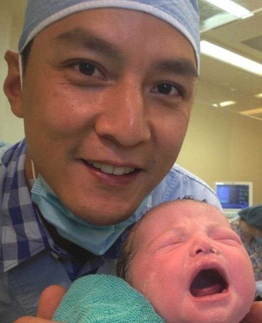 不過網民都大讚佢狗貼地，經常分大方分享日常生活