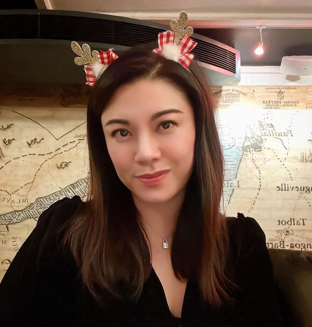 廖碧兒保養得宜，獲網民大讚超凍齡～