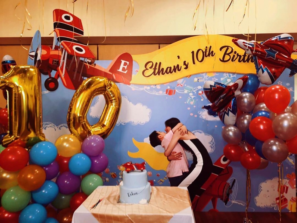 梁洛施雖然分手後已無再與李澤楷公開來往，但佢一直都過住低調奢華嘅生活。