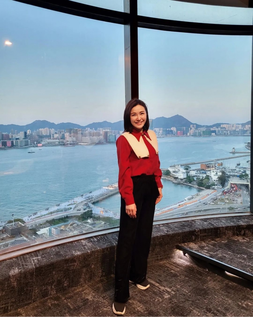 黃穎君表示當初只係抱住試下嘅心態去應徵，點知真係成功獲聘，仲話雖然簽嘅係1年合約，但就希望未來10年都可以繼續留喺嗰度發展！