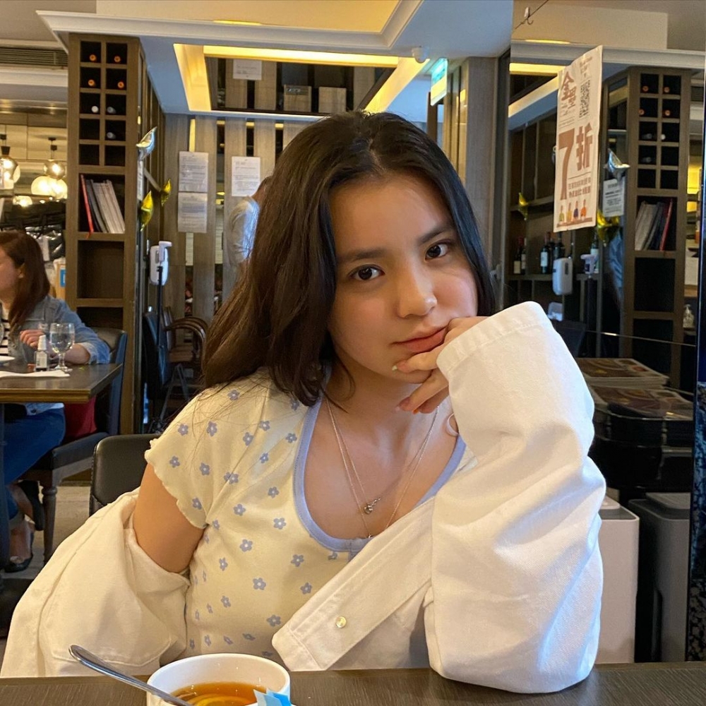 DO姐指留意到佢有gel甲,Chantel就話自己13歲嗰時已經有gel甲