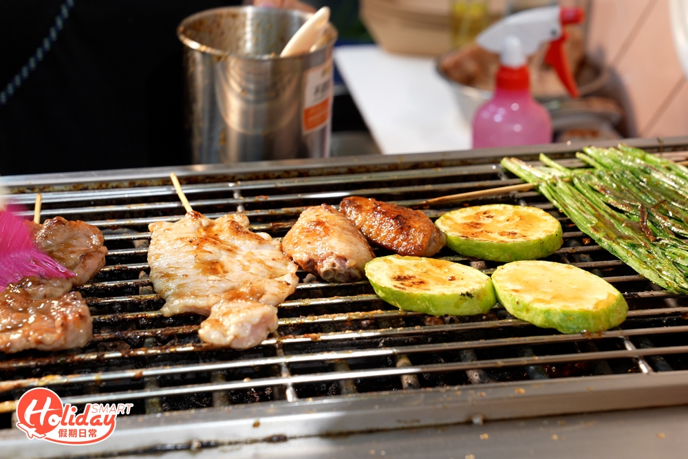 主打串燒及麻辣燙的紅辣椒,供應17款串燒,必食款式有韭菜、金菇肥牛、豆卜、茄子、雞全翼等。