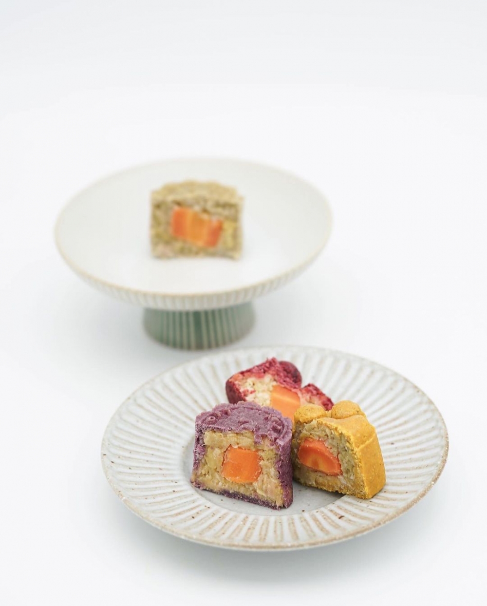 月餅共有四種口味：南瓜鴨肉、西蘭花牛肉、紫薯三文魚及紅菜頭雞肉。