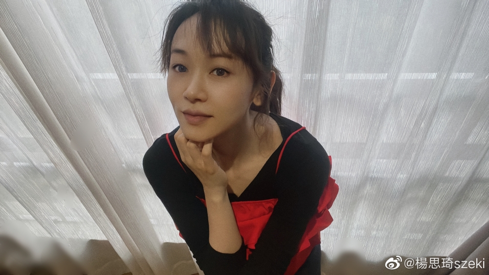有傳兒子亦係跟楊思琦姓,不過佢就否認兒子跟佢姓楊,又強調老公只有佢一個太太。