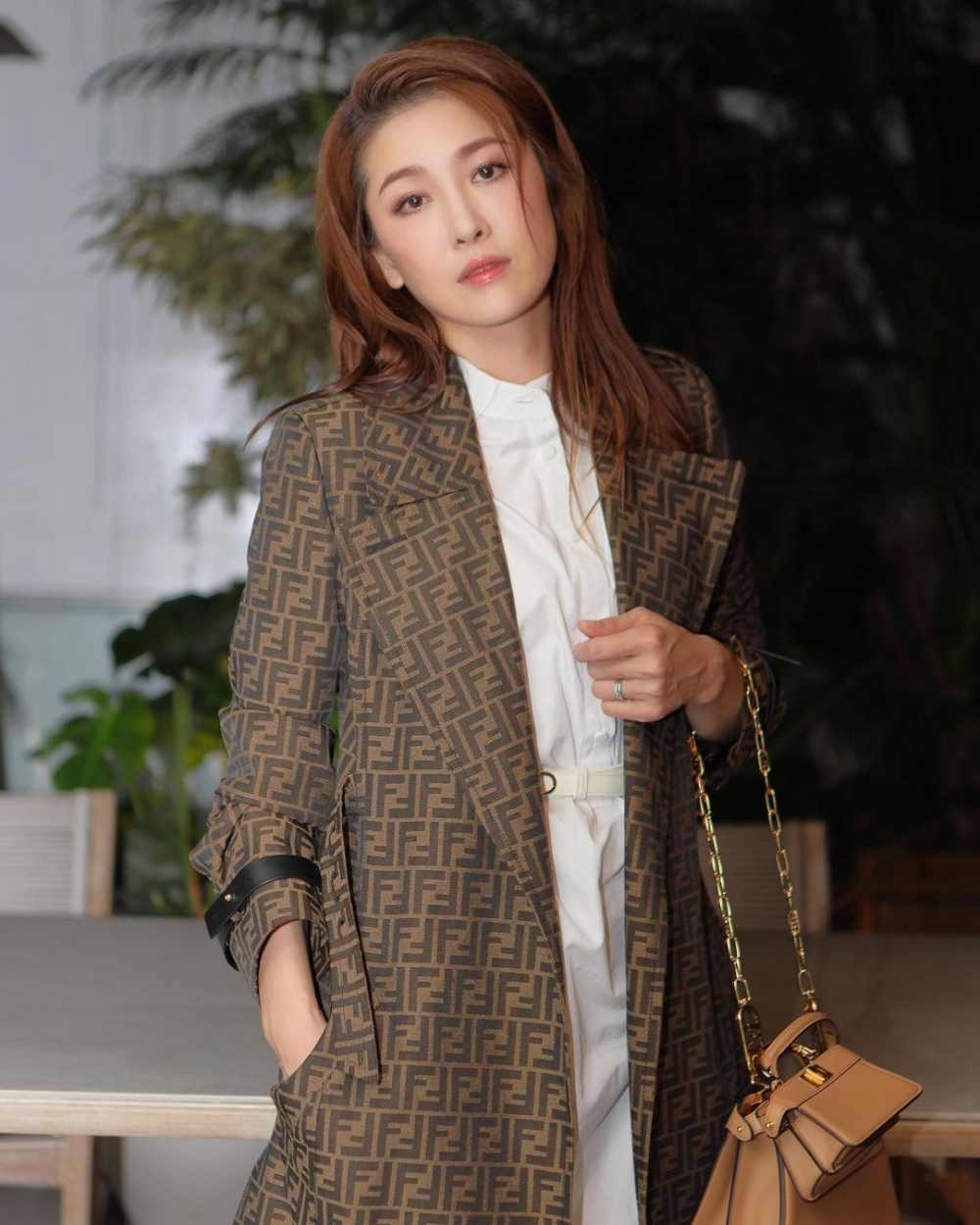 2001年周勵淇初出道時拍攝電影《玉女添丁》亦與陳冠希傳出緋聞。