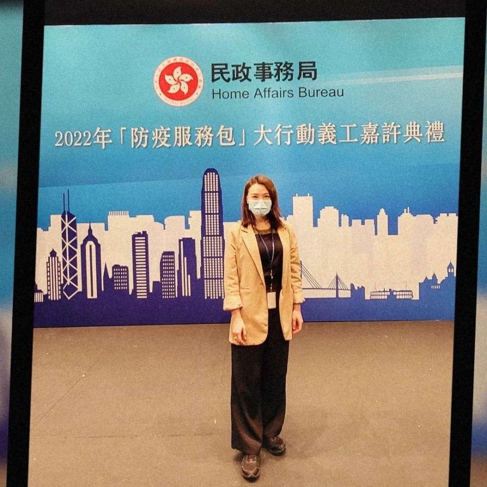 據知黃穎君做民政事務局做媒體主任，月薪為$67,595