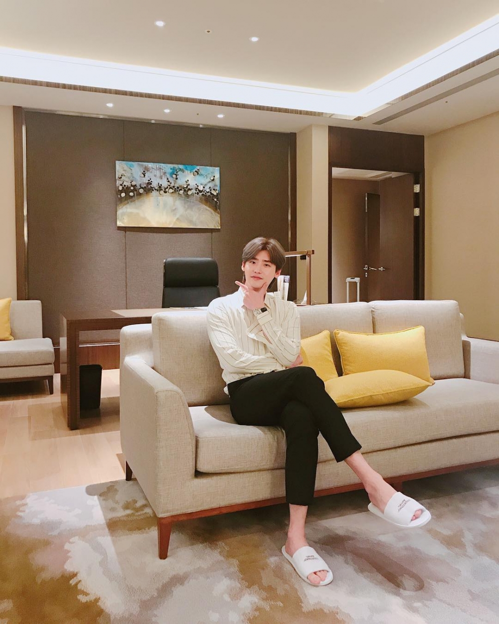 擁有一對大長腿的李鍾碩，於16歲意外踏入模特兒界！