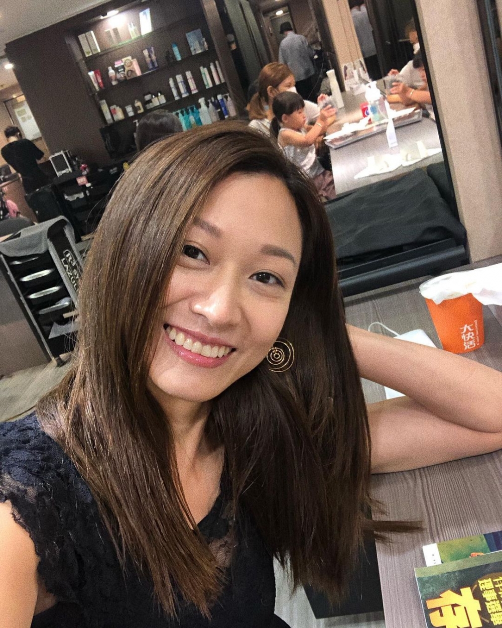 蓋世寶一向都擁有健康膚色，不過佢近日上載嘅照片令網民覺得佢越來越黑？！