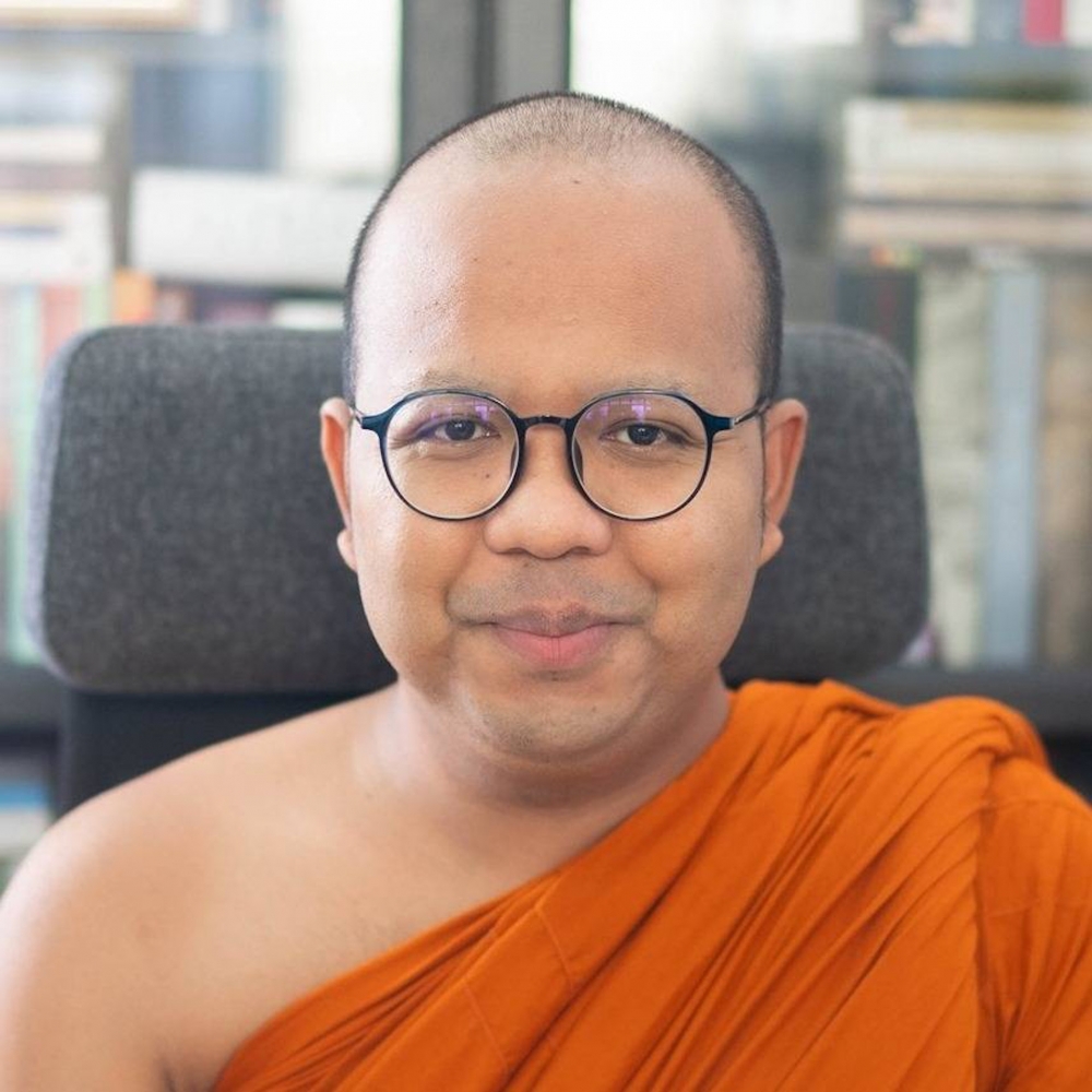 泰國和尚Phra Maha Praiwan近年因棟篤笑而於網絡走紅,近日佢突然轉行做KOL